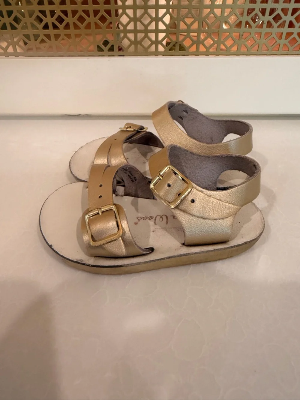 Children's Metallic Gold Buckle Sandals - Adjustable Straps! Sea Wees! Size 4 - Picture 3 of 7